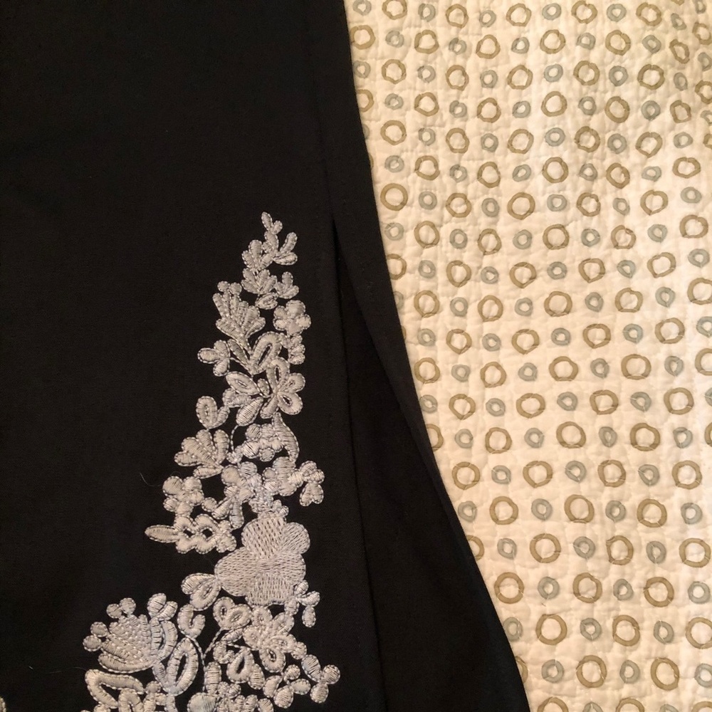 Black Bells with embroidery - Picture 5 of 8